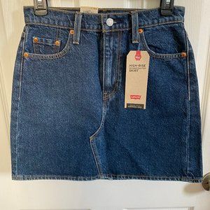 NWT Levi's High-Rise Deconstructed Skirt Size 26 Dark Wash